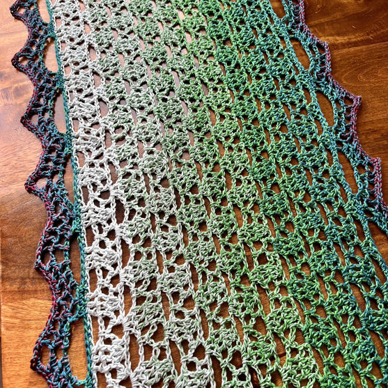 Face Lace - Table Runner
1
