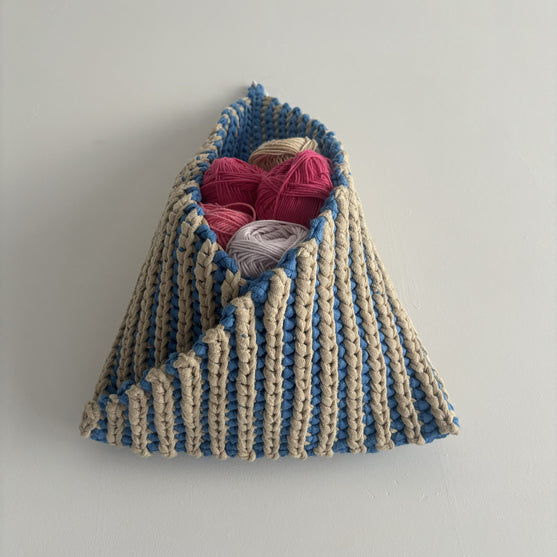 Albers - Hanging basket
2