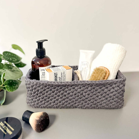 Basket with 2 compartments
3