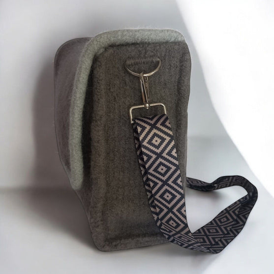 Jess - Felted Bag
2