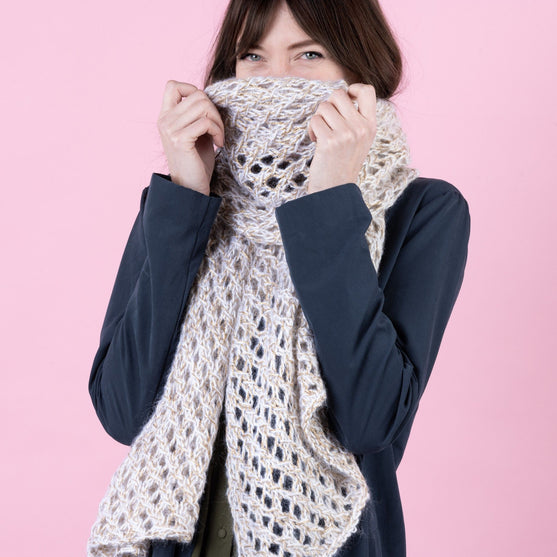 Elz Scarf
7