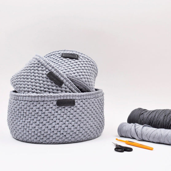 Ribbon Basket with round leather base – Classic
3