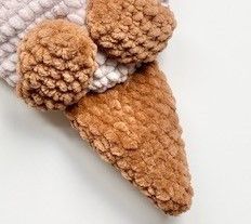 Ollie the Otter - Lovey
3