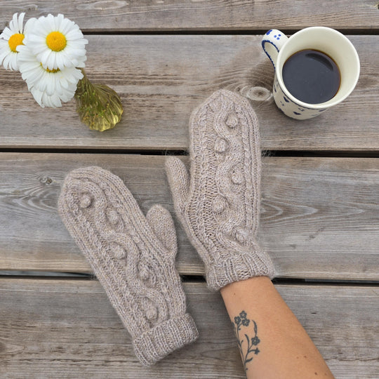 Myrtle - Mittens
