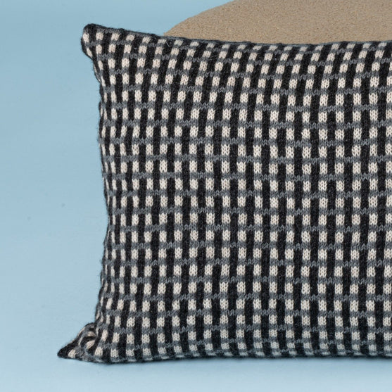 Norge - Pillow with braid pattern
5
