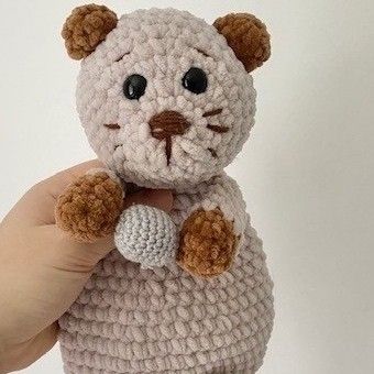 Ollie the Otter - Lovey
4