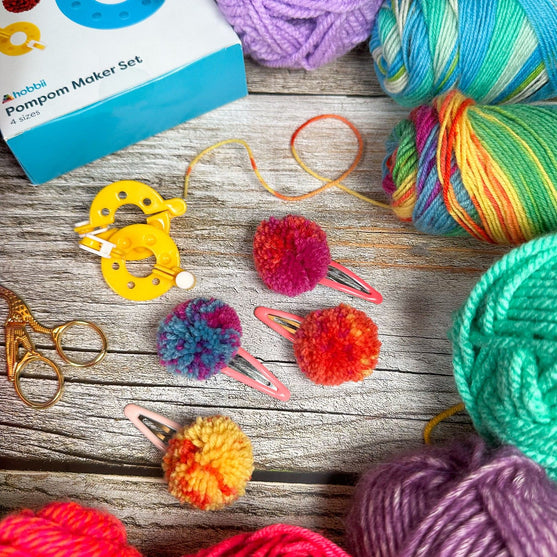Hoop Pompom Maker Set - Hobbii
3