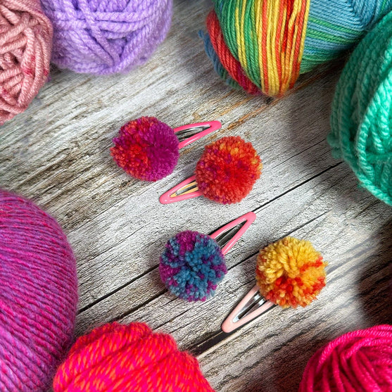 Hoop Pompom Maker Set - Hobbii
5