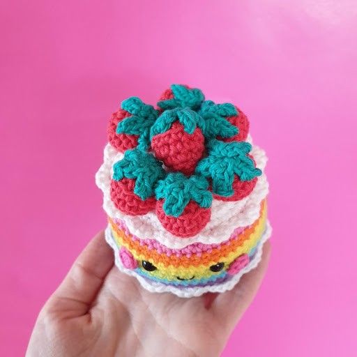 Kawaii Rainbow - Cake
3
