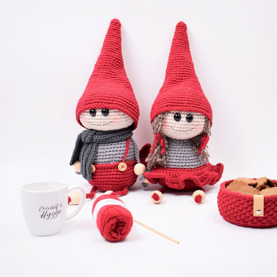 The Elves Pil and Aske
5