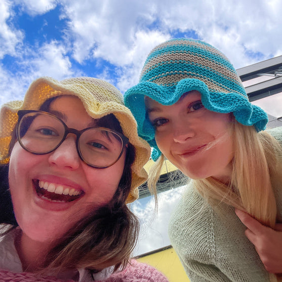 Sopka - Chapeau seau avec volant
7