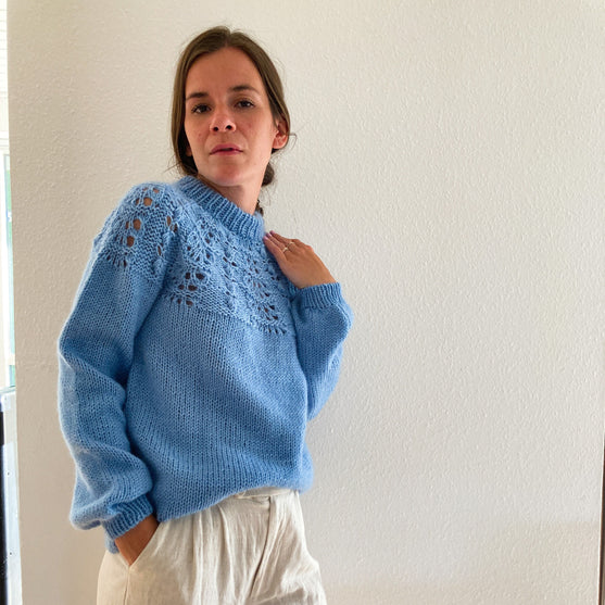 Spring Waves - Sweater
4