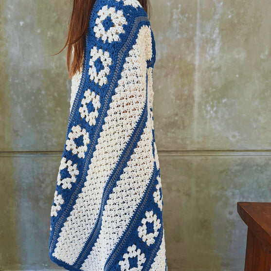 The Take-Along Blanket
4