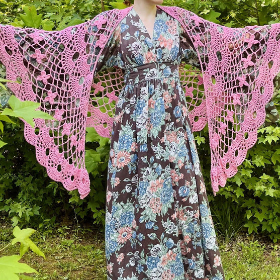 Viral Bloom - Shawl
2