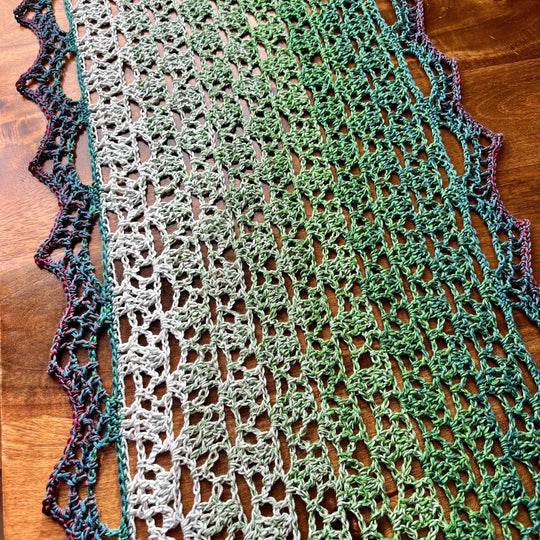 Face Lace - Table Runner
