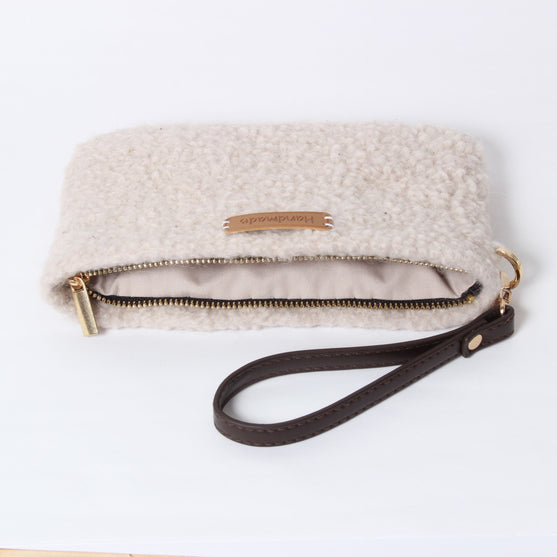 

Felted Clutch
2