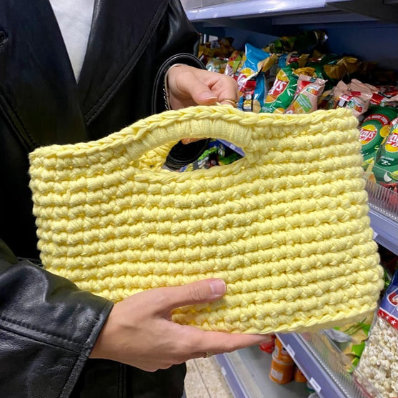 

Crochet Shopper Bag
5