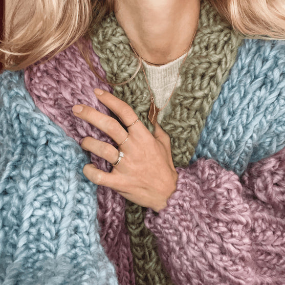 

Eira - Cardigan
7