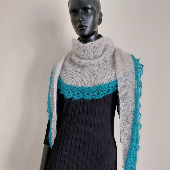 

Hepatica - Scarf
1