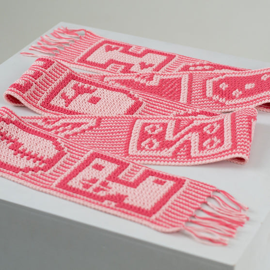 

Hooked on You - Scarf
1