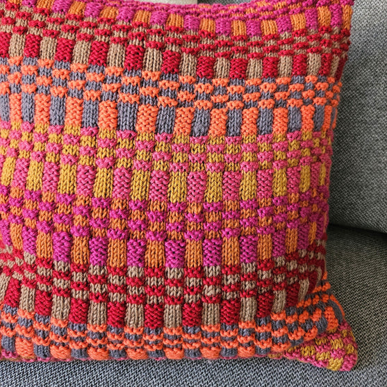 

Farverige Streger – Pillow
2