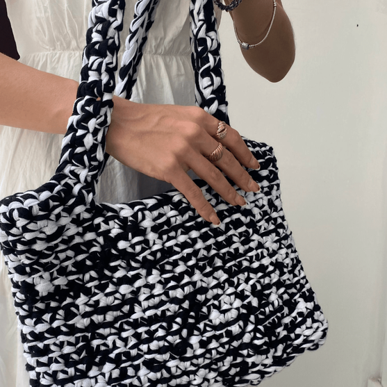 

Trendy Everyday Handbag
11