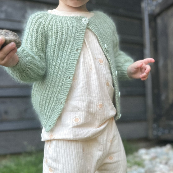

Abros - Children’s cardigan
2