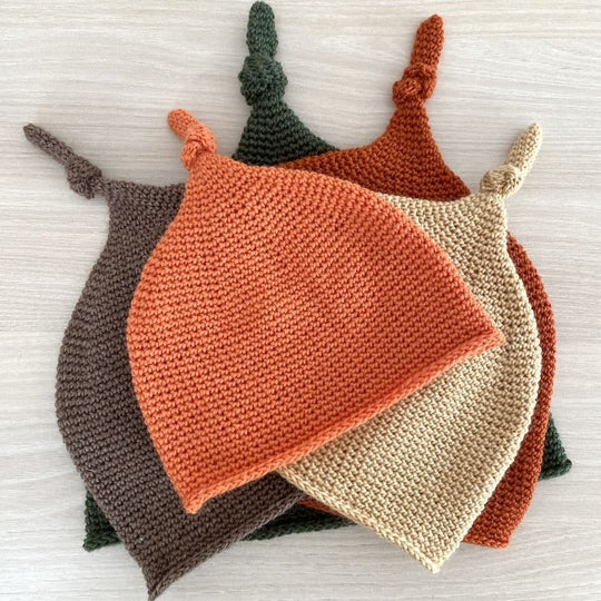 Baby hat with knot