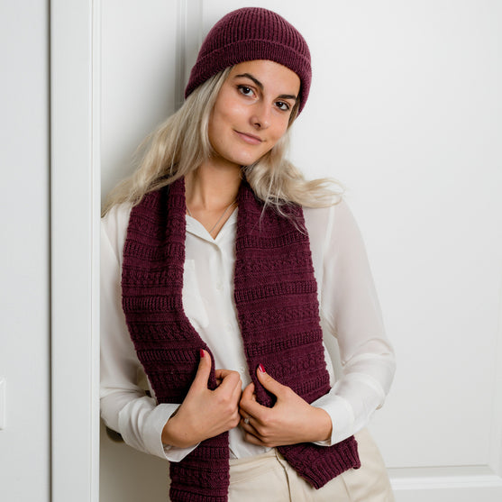

Estense Hat and Scarf
1