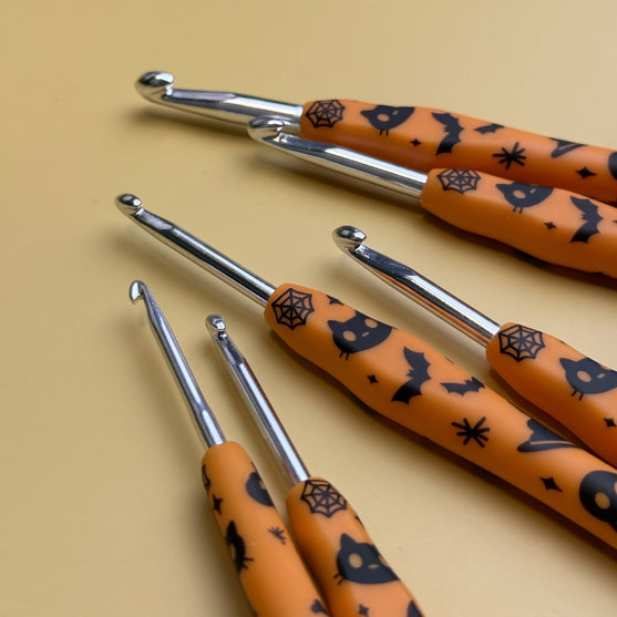 

Easy Touch Crochet Hook Set - Halloween - Hobbii
5
