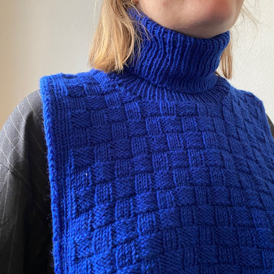 

Easy Square Neck
2