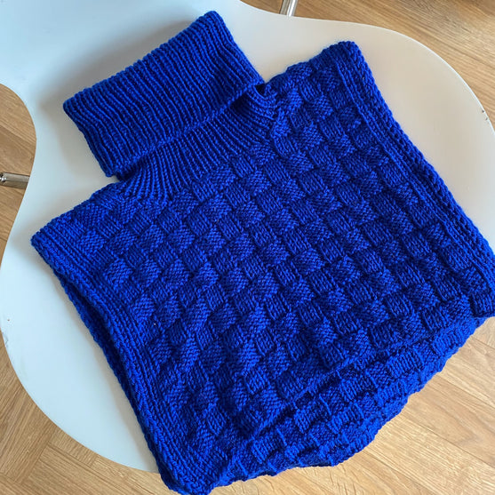 

Easy Square Neck
3