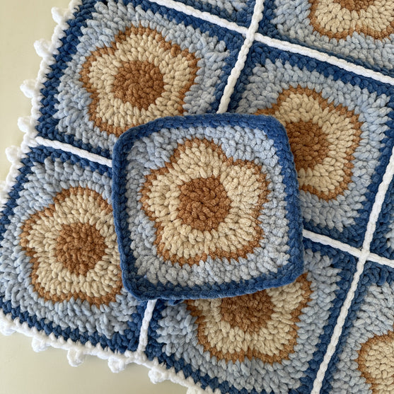 

In Bloom - Baby Blanket
3