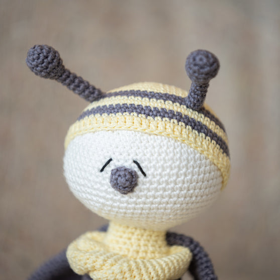 

Boris l’Abeille
5