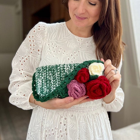 

Rose Garden - Clutch
4