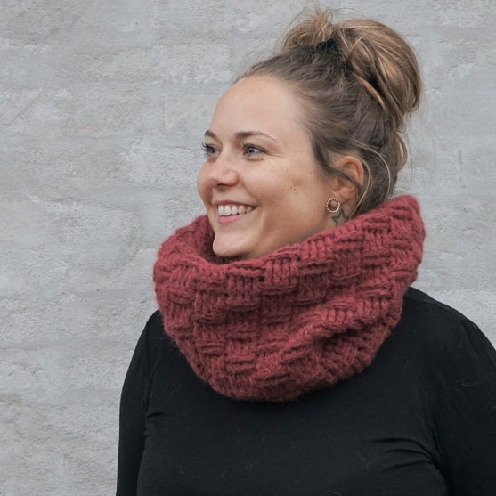 

Cleo - Neck Warmer
3
