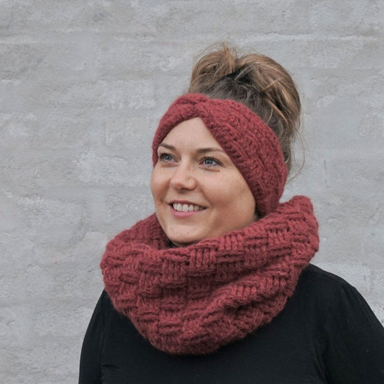 

Cleo - Neck Warmer
2