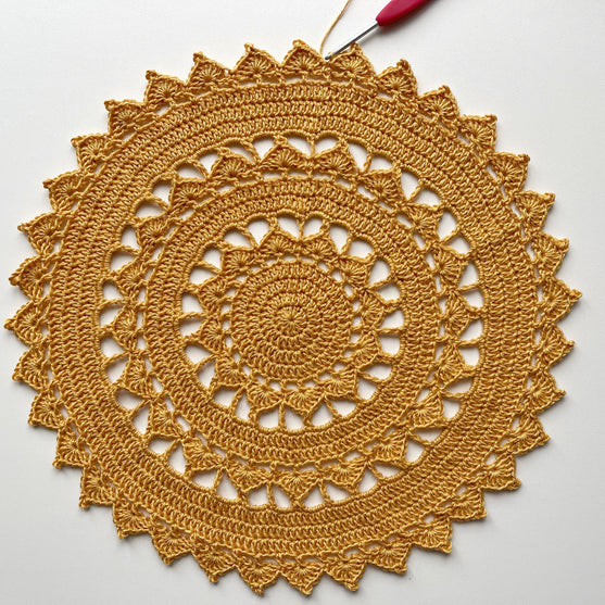 

Following the Sun - Doily
4