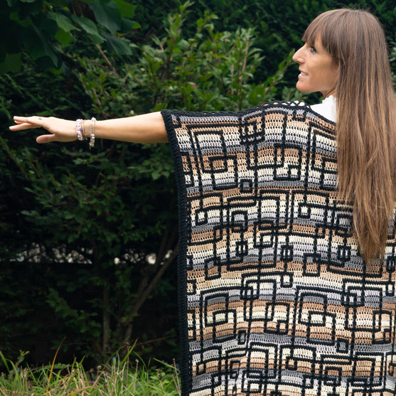 

Linked Symmetry - Poncho
1