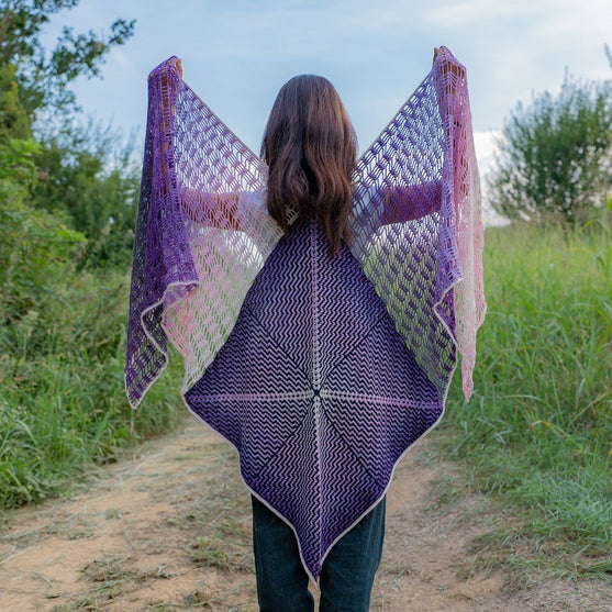 

Abstract Allure - Shawl
1
