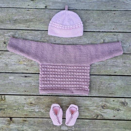 Denver NO 2 - Jumper, Hat and Booties
