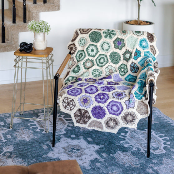 

#FrostandBloomCAL: Crochet-along kit - Hobbii
5