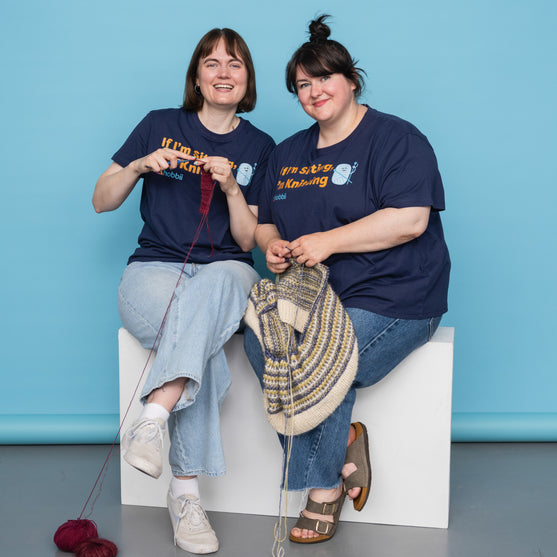 

Sitting Knitting T-shirt - Yarniis (Edition limitée) - Hobbii
5