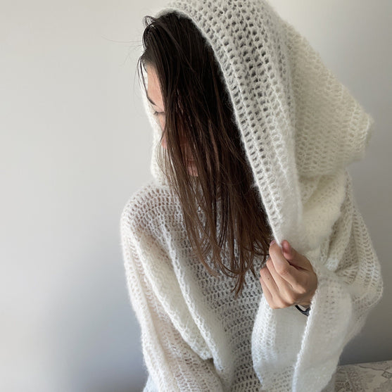 

Ghost - Hooded Sweater
1