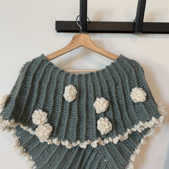 

Hush - Shoulder Wrap
7