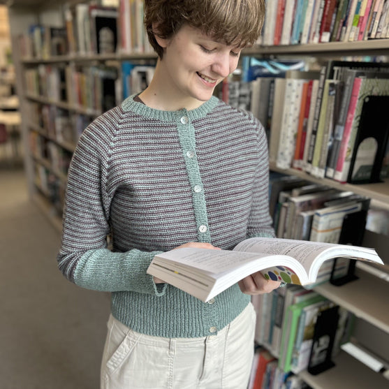 

Bookends - Gilet
1