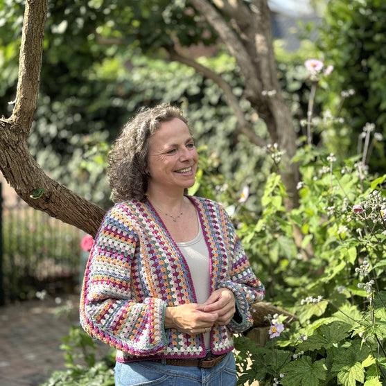 

Oh So Colorful Granny - Cardigan
2