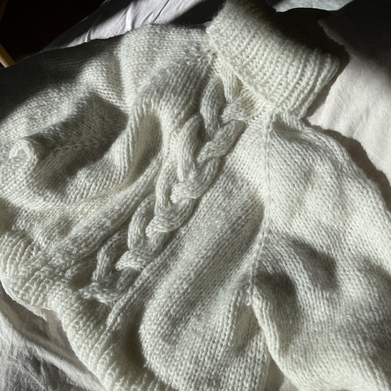 

Aviaja – Sweater
4