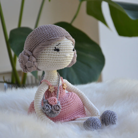 Miv - Doll