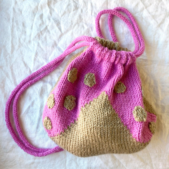 

Ladybug - String Bag
1
